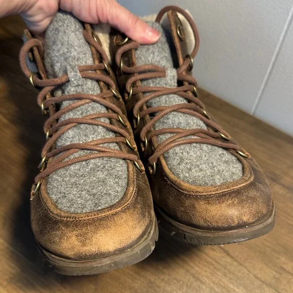 Sorel - Picture 2 of 9